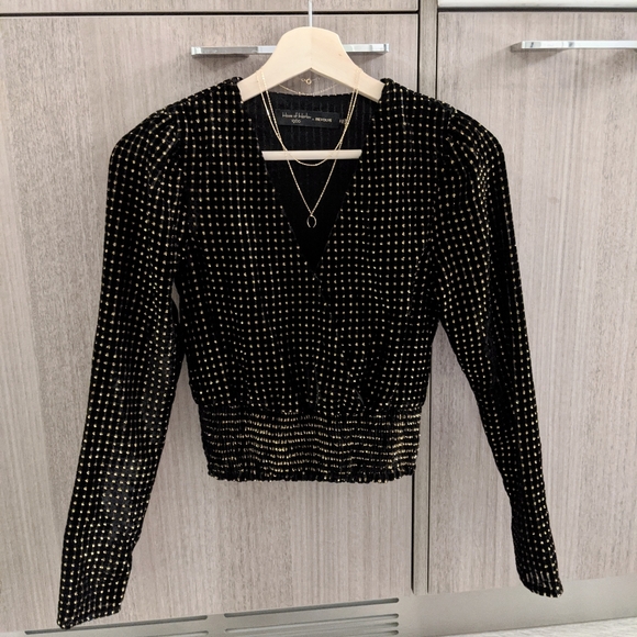 House of Harlow 1960 Yiandro Blouse in Noir - Picture 5 of 5